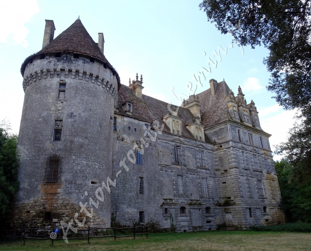 Château de Lanquais en Dordogne